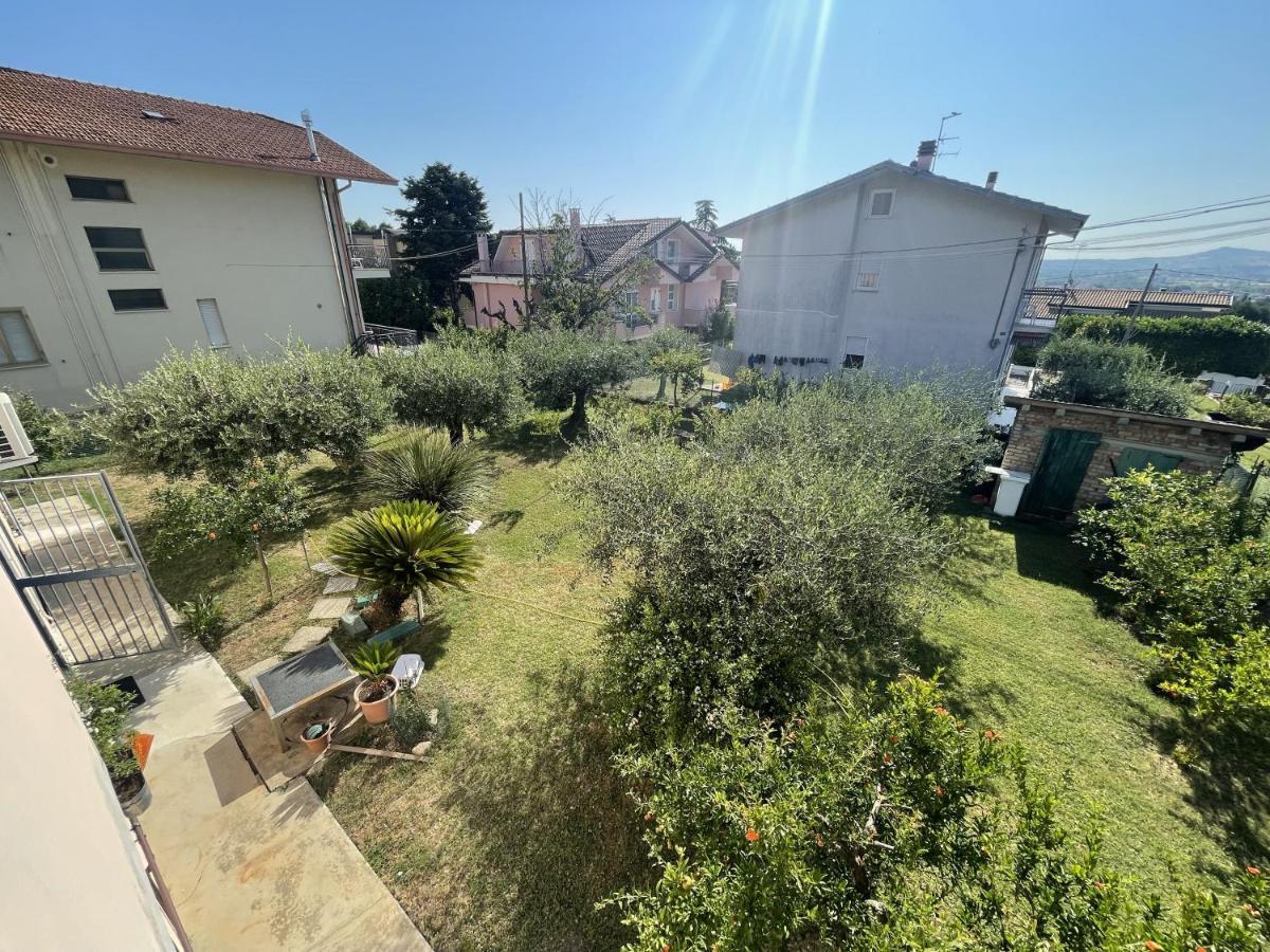 Oasi Di Relax Lägenhet Santa Maria di Scacciano Exteriör bild